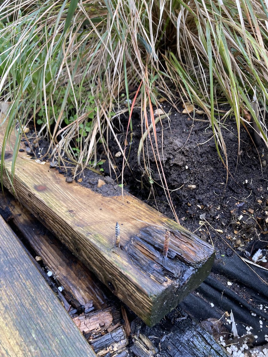 indieHackney's tweet photo. Parklet of the Year Award! This parklet on Marcon Place has been replanted because nobody watered it &amp; now it has crumbled. Been left for months with sharp screws sticking out. @mayorofhackney @hackneycouncil Get rid of this mess! Stop wasting Council tax £ on things like this! https://t.co/tJJnJrE7vZ
