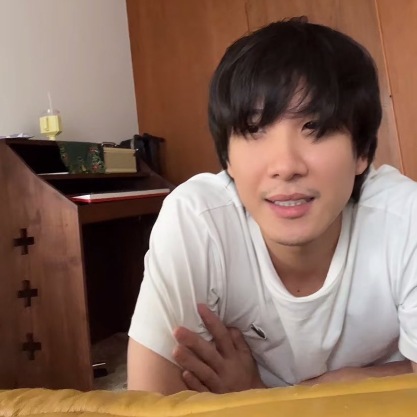 i’m so in love with his hair 😖😖😖