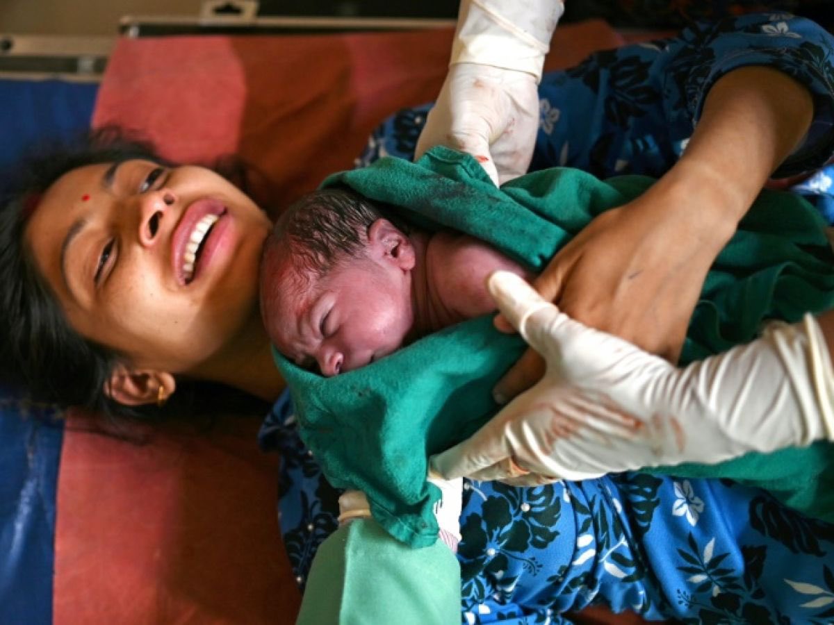 75secondes's tweet photo. 🌍 👶 Naissances par heure dans le monde

1. 🇮🇳 Inde : 2 651
2. 🇨🇳 Chine : 1 016
3. 🇳🇬 Nigeria : 857
4. 🇵🇰 Pakistan : 786
5. 🇮🇩 Indonésie : 512
6. 🇨🇩 RDC : 499
7. 🇪🇹 Éthiopie : 469
8. 🇺🇸 USA : 418
9. 🇧🇩 Bangladesh : 398
10. 🇧🇷 Brésil : 297
11. 🇪🇬 Égypte : 275
12. 🇹🇿 Tanzanie : 268
13. 🇲🇽 Mexique : 233
14. 🇵🇭 Philippines : 210
15. 🇺🇬 Ouganda : 196
16. 🇸🇩 Soudan : 192
17. 🇰🇪 Kenya : 171
18. 🇦🇫 Afghanistan : 168
19. 🇻🇳 Vietnam : 158
20. 🇾🇪 Yémen : 158
21. 🇦🇴 Angola : 158
22. 🇷🇺 Russie : 148
23. 🇲🇿 Mozambique : 144
24. 🇿🇦 Afrique du Sud : 135
25. 🇮🇷 Iran : 134
...
— 🇫🇷 France : 77

Source : Nations Unies, 2024