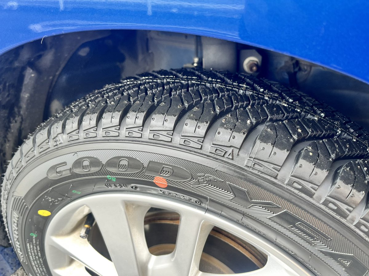 今朝の雪凄かったですね、15cmほど積もってて笑いましたw 積もった雪を