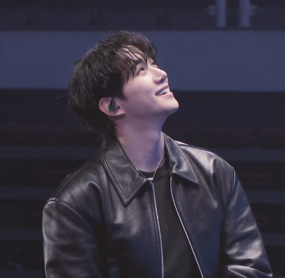 딜뷰가좋았던게 앞모습 볼수있어서 좋았으
이렇게 웃었구나 하고😊