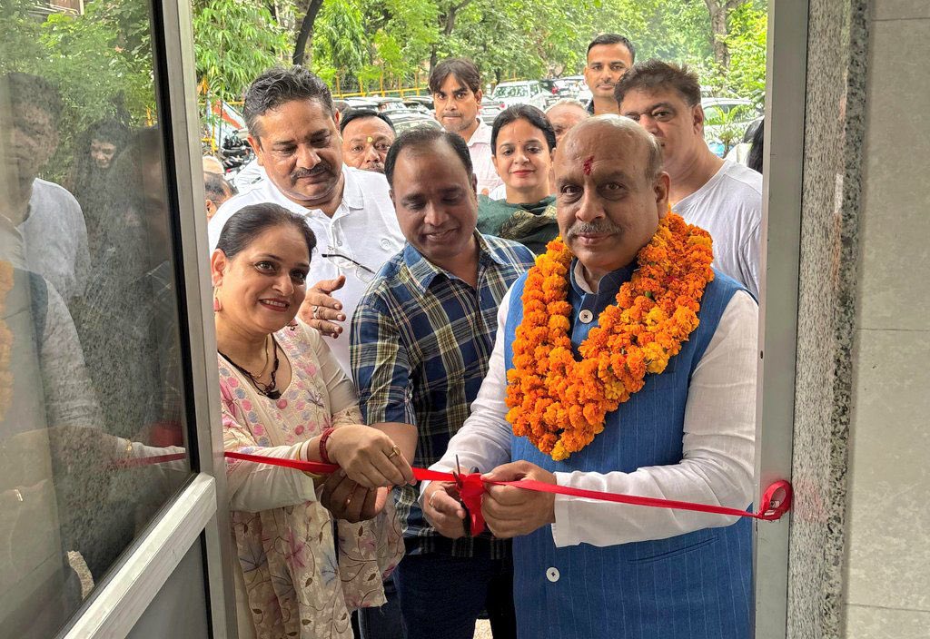 Mukul_0009's tweet photo. रोहिणी सिर्फ एक विधानसभा नहीं, बल्कि विजेन्द्र गुप्ता जी के लिए परिवार ह��। और परिवार के लिए उन्होंने हमेशा प्राथमिकता से काम किया है।
@Gupta_vijender
#vijendragupta https://t.co/5eNBUfo0TV