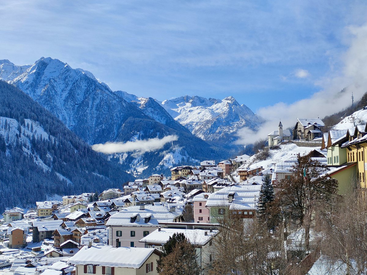 L'estate è bella 🌸🌼 ma l'inverno ha il suo fascino ❄️🌤️ !!
#vermiglio #buonadomenica