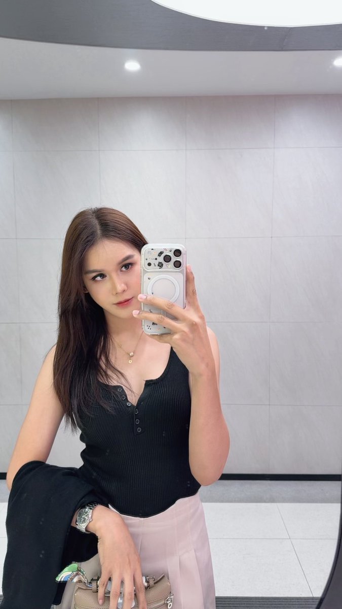 ทักแล้วส่งรูป ไม่มีรูปไม่ตอบ. tweet media