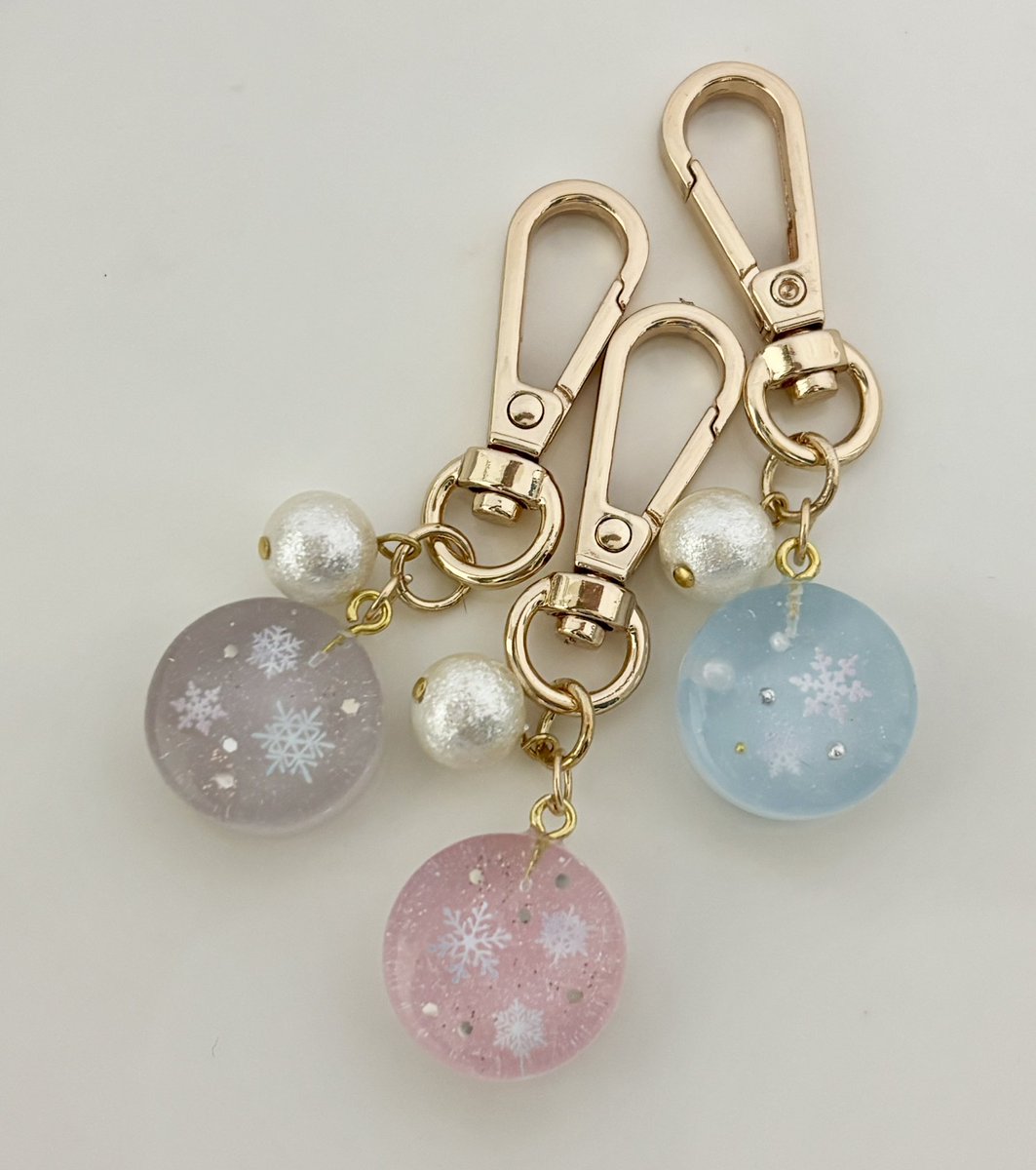 雪なので(？)、作ったきり放置していたレジンをキーホルダーにした