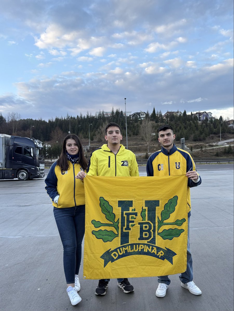 UFBDumlupinar's tweet photo. 1907 ÜNİFEB Dumlupınar Üniversitesi örgütlenmesi olarak Fenerbahçe Beko - galatasaray karşılaşması için İstanbul yolundayız.
#FenerbahçeninYolunda https://t.co/qnCz7844iU