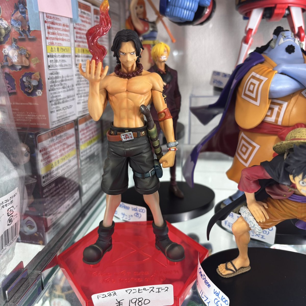 ☆F233ケース入荷しました！！ ワンピース フィギュア ・ゾロ 一番くじ