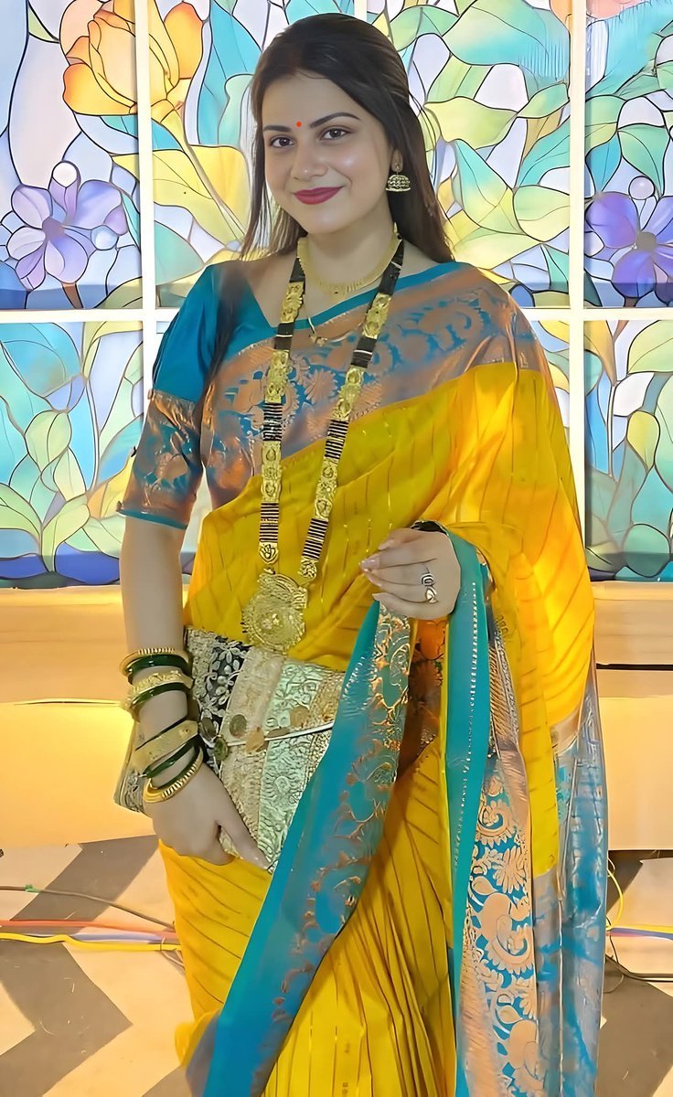 गहनों से सजी औरत खूबसूरत हो सकती हैं पर,
विश्वास और त्याग से सजी औरत पूज्यनीय होती हैं.
दोस्तों......!!