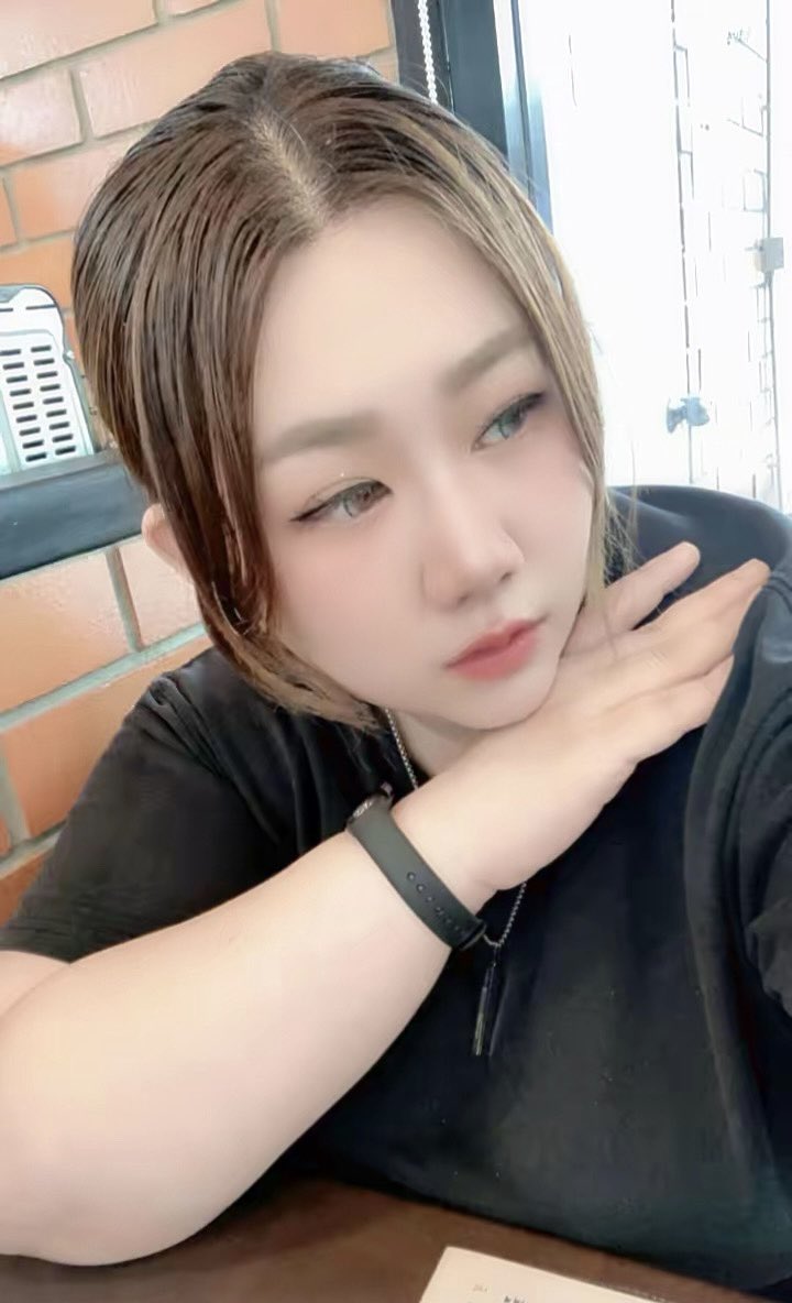 SingleLady698's tweet image. ชอบการมีความรักแบบที่ไม่ต้องร้องขอ
ในสิ่งที่ปกติ...เราควรจะได้รับมัน 🤍

#เพ้อไปเรื่อย #คนโสด #สุขสวัสดิ์