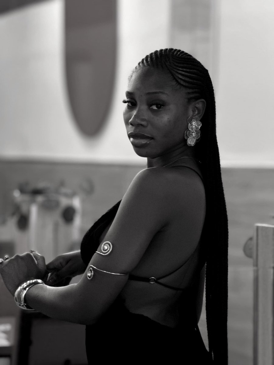 Aesthete🌺 tweet media