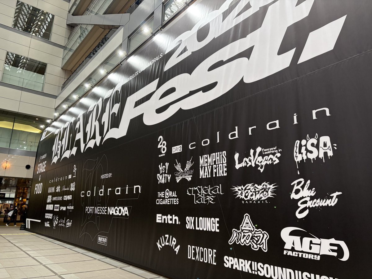 xpRz91HzQLDQRev's tweet photo. ブレア　DAY1のみ行ってきた！
元々SPYAIR目当てやったし、あのセトリなら絶対盛り上がるよね！
いつかジャパニケーションとかファイヤースターターフェスでやって盛り上がるの見たいなー笑
ドロスも何年振りとかやったけどwaitress!にclawとか最高すぎた〜
#ブレアフェス https://t.co/MvTbdEJCQp