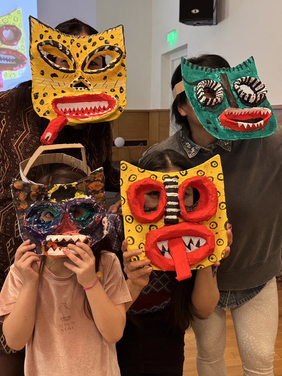 fatimatecpool's tweet photo. Haciendo máscaras de #Tecuan en el museo de la ciudad y además paseando en el Fašiangy 2026 de #Bratislava #Sk 

Me gustó ser parte de un proyecto que promueve aspectos culturales de México. https://t.co/5dfg074xQY
