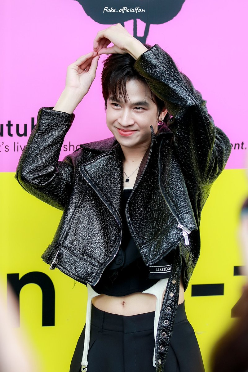 ติดโบว์แบบเกร็งๆ 🎀

// ก็หนูยังไม่โตอ่ะแม๊~~

#เจ้าแก้มก้อน
#fluke_natouch