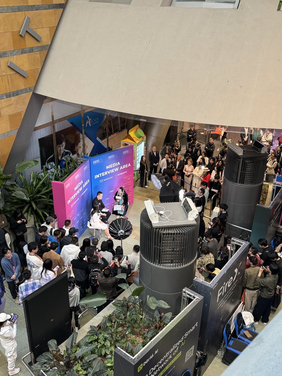 都说了咱老板是顶流中的顶流！
话不多说上图！