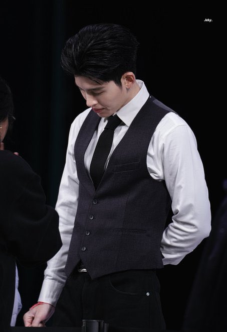 WHAT THE FUCK ARF ARF BARK BARK WOOF WOOF GRRR BRAHHH WOOF WOOF