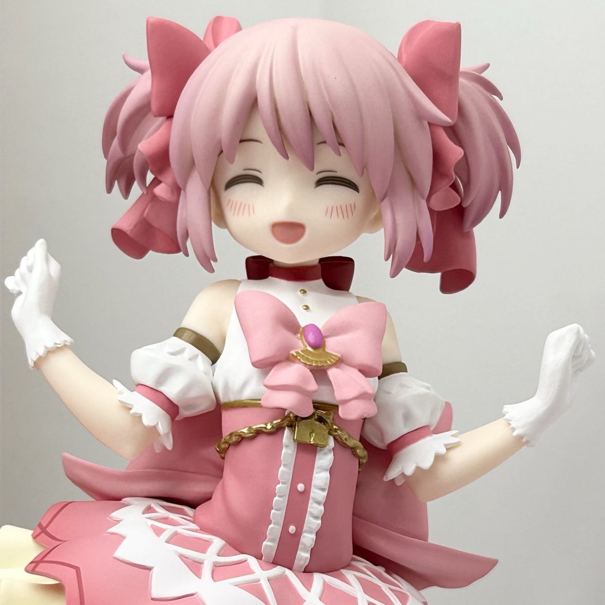 劇場版 魔法少女まどか☆マギカ<ワルプルギスの廻天>アニプレックスくじ

ラストワン賞の満面の笑顔のまどかが可愛いすぎる！！

フィギュア向け用の表情差分なのかもしれませんが、映画本編でも最後はこんな笑顔で終わって欲しいですね・・・

#魔法少女まどかマギカ
#ワルプルギスの廻天