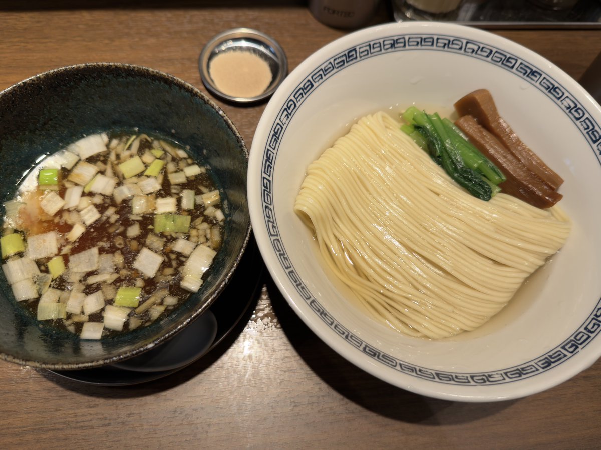 ラーメン屋さんでどうぞごゆっくり〜って言われたの初めてな気がした
課長が行ってて気になってたラーメン屋さん