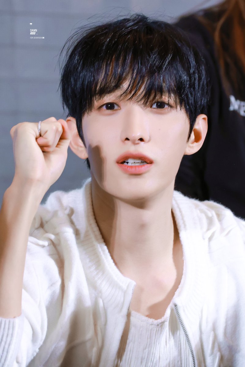 DawnKiss97218's tweet photo. 260208 이즈위 상하이 2차 HD 
🥹🥹
#SEVENTEEN #DK #도겸 
#이석민 #ドギョ厶
@pledis_17 https://t.co/zosjXP1B47