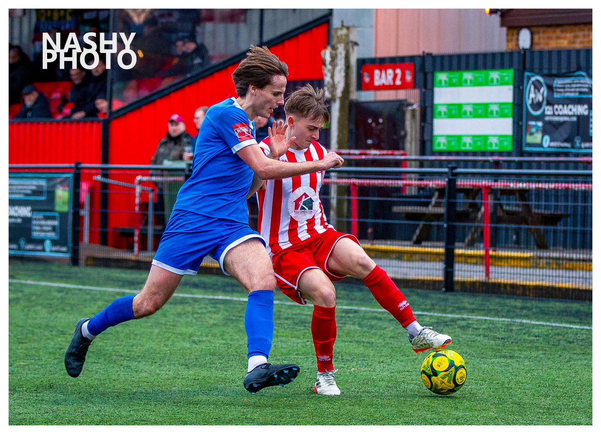 Nashyphoto's tweet photo. Some action shots from yesterday. As it may be the last time I snap @Bowerspitseafc this season good luck with the play off push. https://t.co/tRQtHHZQaN