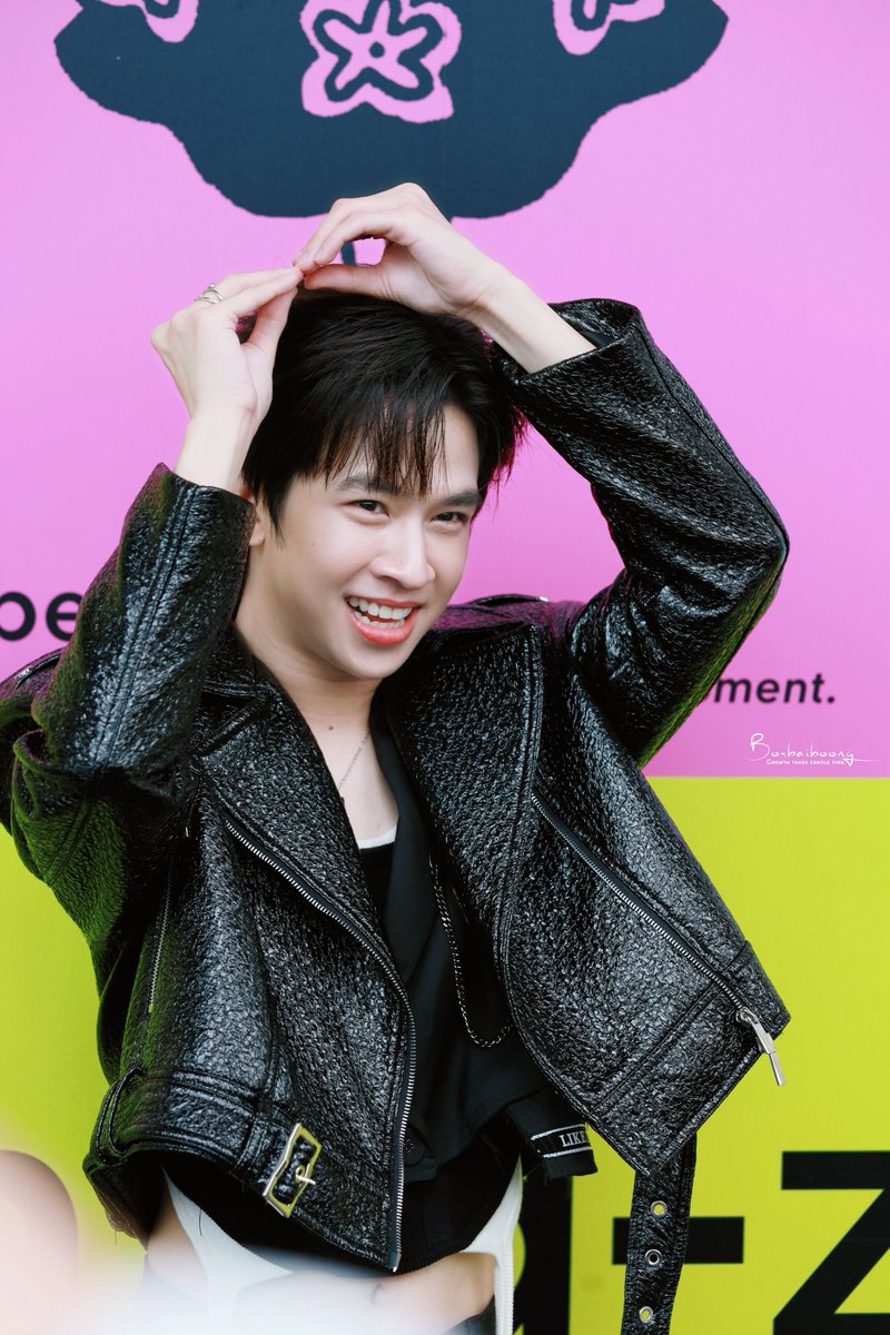 260208 แม่ๆ ขอให้ติดโบว์ 🎀 นุเลยติดความน่ารักแถมให้นิดหน่อย(มากกกกก🫠)

°❀ #เจ้าแก้มก้อน #fluke_natouch ❀˖