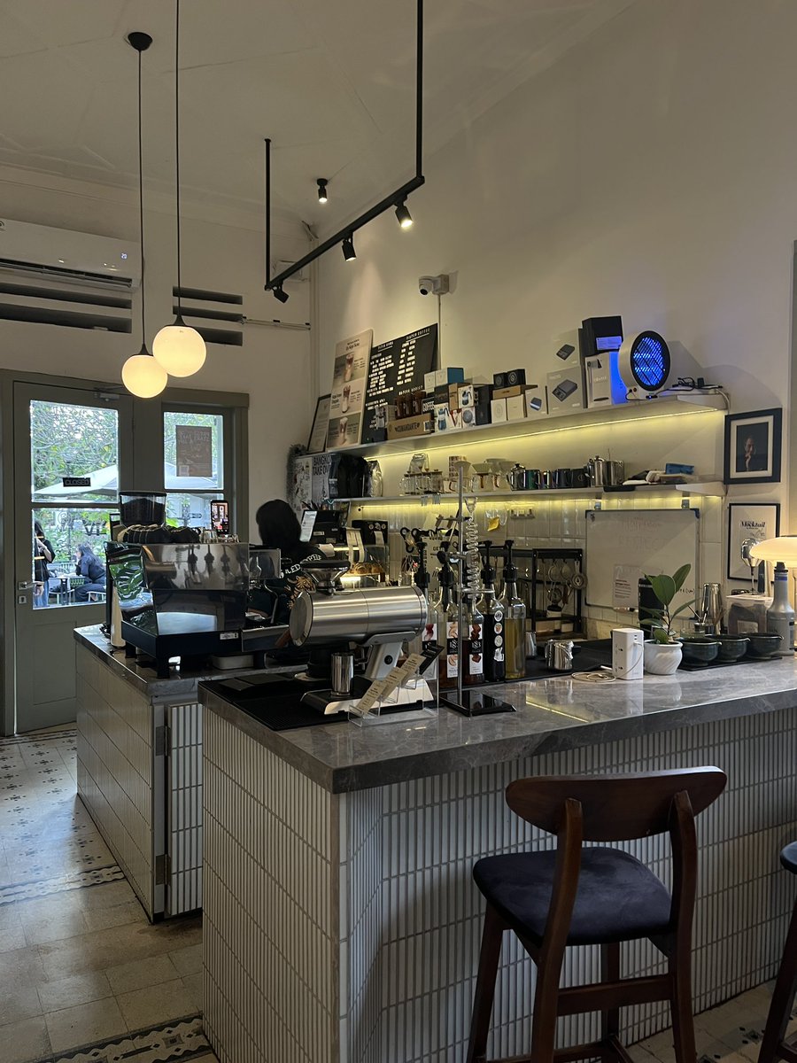 moonsstuck's tweet image. felt like the book was reading me back