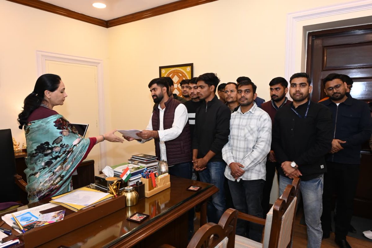 सुप्रीम कोर्ट के सख्त निर्देश हैं कि समान कार्य के समान वेतन मिलना चाहिए इसके बावजूद राजस्थान में अभी तक प्रोबेशन में पूरा वेतन क्यों नहीं दिया जा रहा.
#प्रोबेशन_में_पूरा_वेतन
<a href="/BhajanlalBjp/">Bhajanlal Sharma</a> <a href="/RajCMO/">CMO Rajasthan</a> <a href="/VasundharaBJP/">Vasundhara Raje</a> <a href="/KumariDiya/">Diya Kumari</a> <a href="/DrKirodilalBJP/">Dr. Kirodi Lal Meena</a> <a href="/8PMnoCM/">राजस्थानी ट्वीट</a> <a href="/1stIndiaNews/">First India News</a> <a href="/Jobner_Vivek/">Vivek Choudhary</a>