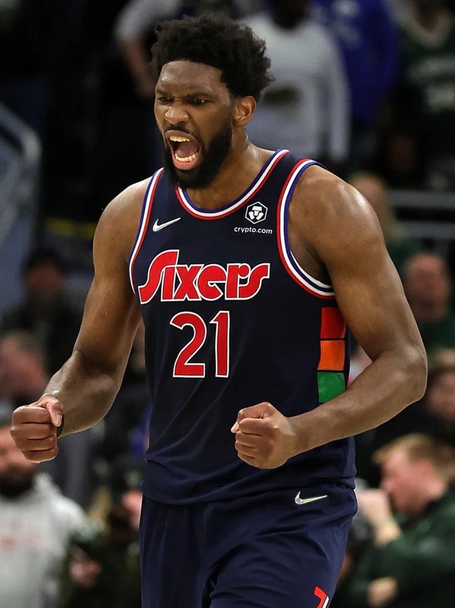 TheHoopCentral's tweet image. Joel Embiid tonight:

33 Points
9 Rebounds 
3 Assists 
9/19 FGM
4/7 3PM
33 Minutes