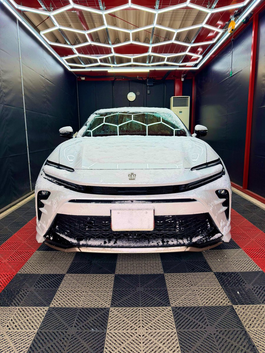 Choco_Brown17's tweet photo. 皆様お久しぶりです☺︎
昨日クラウンスポーツが無事に納車され、コーティングとプロテクションフィルム施工のため先ほど洗車応援団さんに行ってまいりました！
（@senshaoendan ）

出来上がり楽しみにしております☺️

#洗車応援団
#クラウンスポーツ https://t.co/dTHQ0FG68W