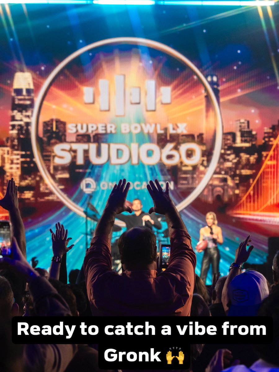 onlocationexp's tweet photo. Out here creating moments you simply can’t find anywhere else 🏈👏 #Studio60 #OnLocation https://t.co/QuUleROoKr
