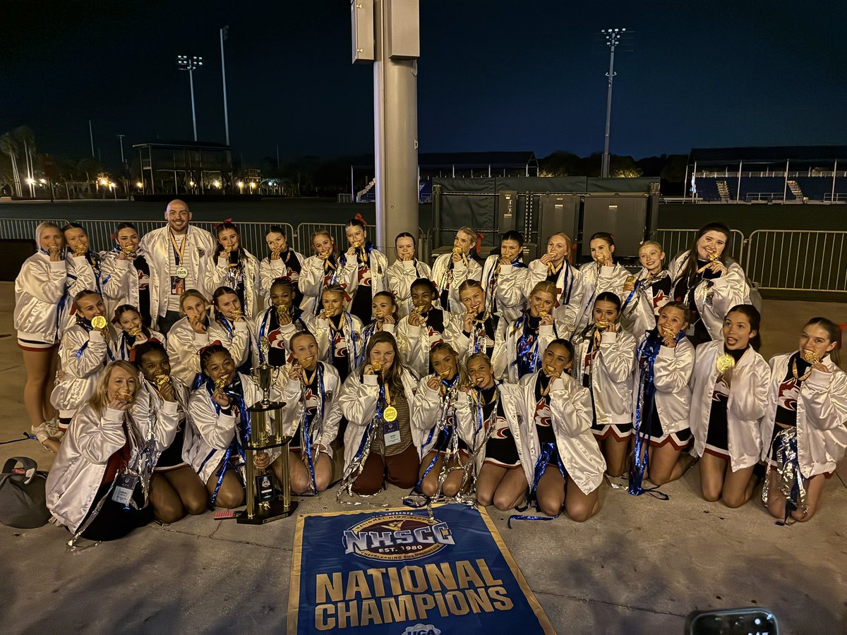 HewittAthletics's tweet photo. 🏆 NATIONAL CHAMPS! 🏆
Hewitt Trussville Varsity Cheer wins the National High School Cheerleading Championship in the Super Varsity Division!

🔥 Finals score: 87.25

So proud of this championship team! 🐾 https://t.co/UwgOAjUgYJ