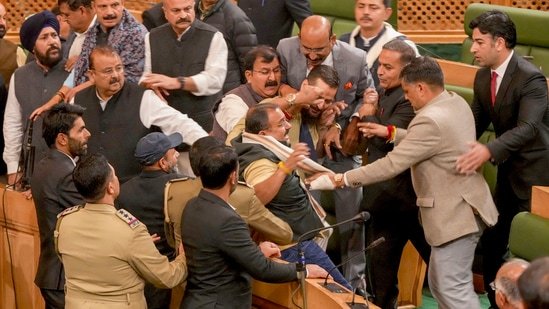 aapkamuddasir's tweet image. The people of Jammu &amp;amp; Kashmir elect their #MLAs with hope and pride, believing that their voices and local issues will be raised on the floor of the #Assembly. Unfortunately, this expectation often goes unmet. Many legislators, especially from Kashmir, fail to truly represent