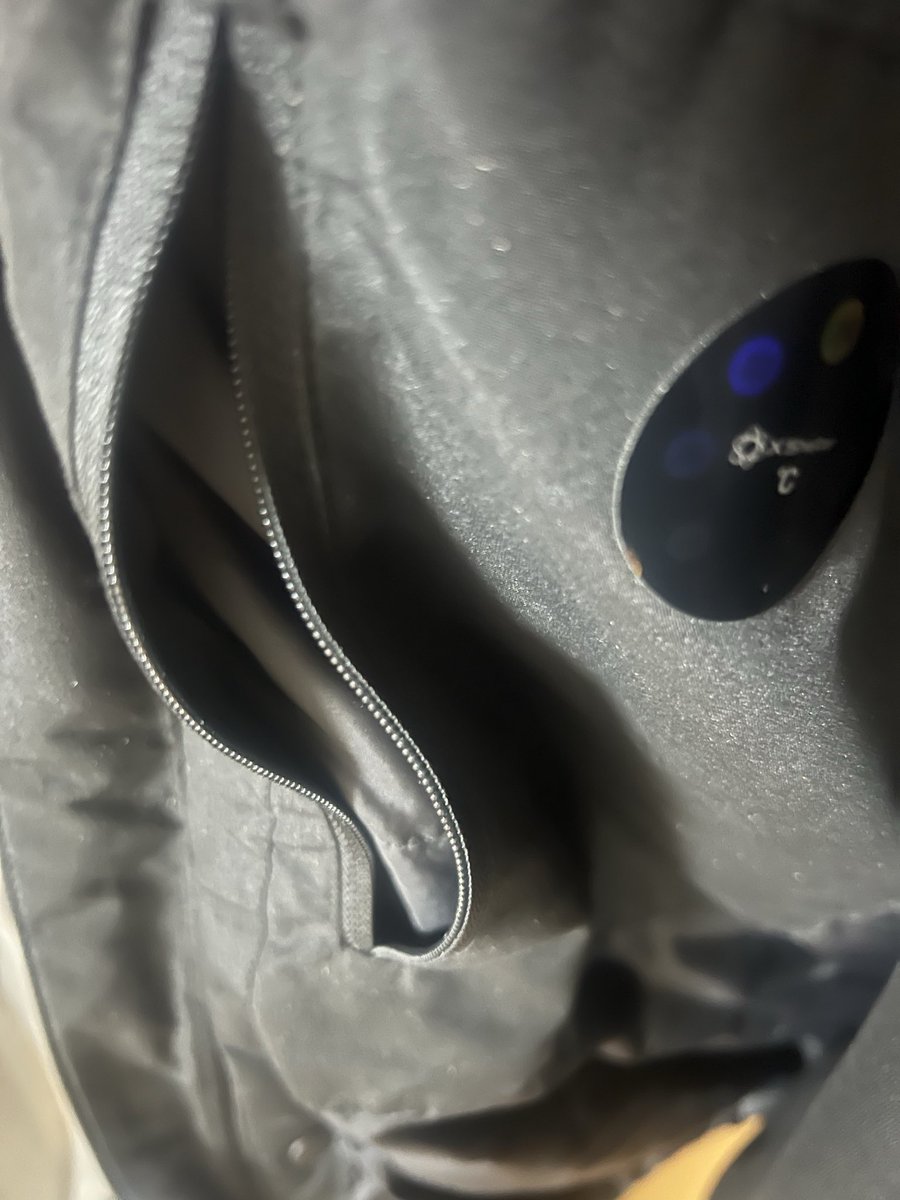 miugolf421's tweet photo. ワークマン、マジで品質くそすぎて泣ける。。
期待してたXShelterのファスナーは全部バカになるし、ズボンの糸もあちこちからボロボロ出てくる。。
ワンシーズンすらもたないとか、道具としてどうなの…？
ワークマンだから信頼して買ったのに、冗談抜きでゴミやん
ワークマンから離脱しますw https://t.co/976AB89LfG