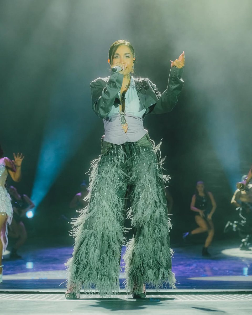 Maria Becerra concluyó esta noche como invitada especial de Corazón Serrano. En el Estadio San Marcos, en Perú, delante de +50MIL personas.🔥