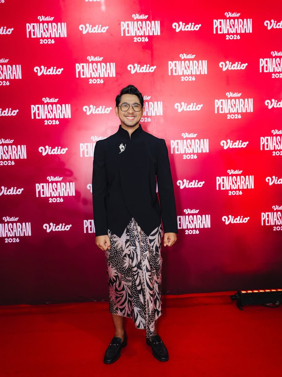 leny_drr's tweet photo. Udah lebih 10 menit kan ya mas? 😂, mas jawa bagian premium bgt ini mah, handsome sangat 🥰#AryaSaloka https://t.co/lu29oRwMnq
