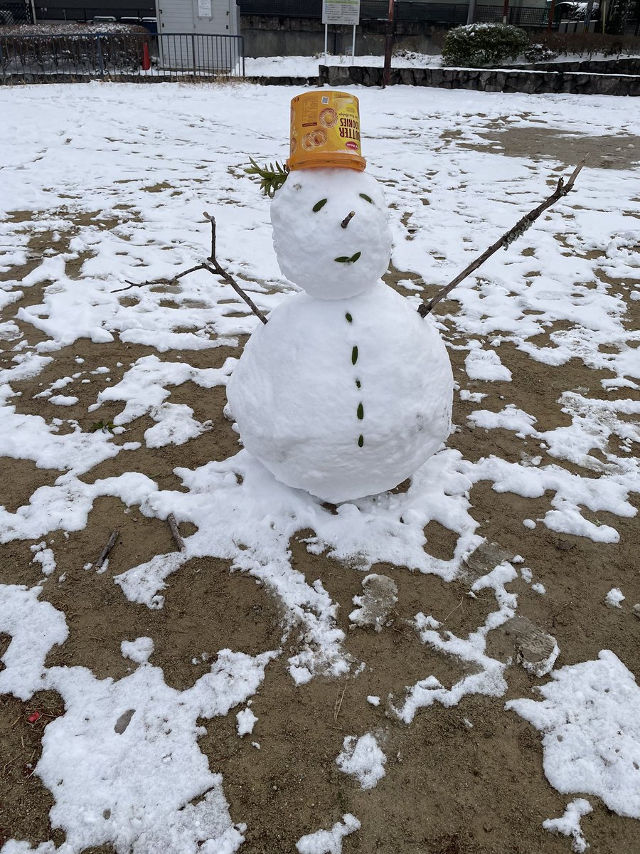 雪だるまおった