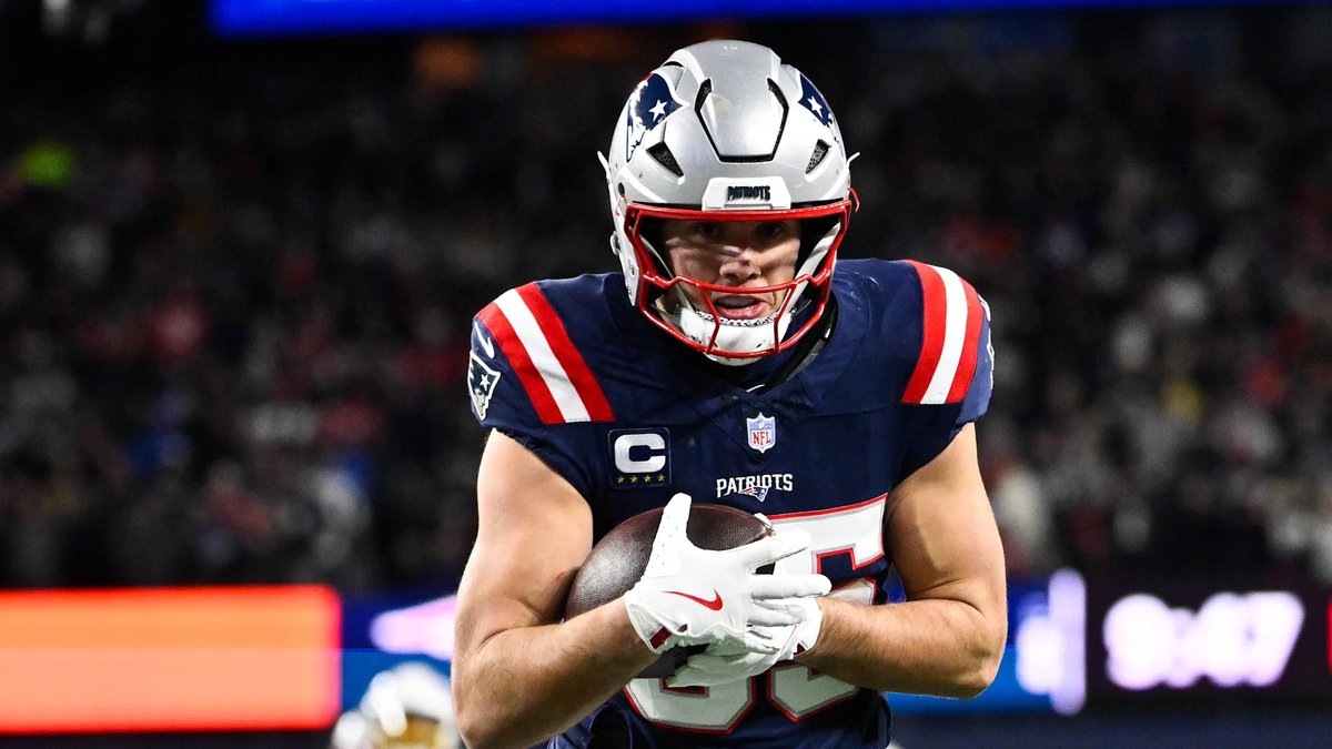 AnalyticsPicks's tweet image. The EASIEST Super Bowl 60 Player Prop 🏈

Hunter Henry O 34.5 Rec Yards (-142) 📈

I'll drop POTD #2 once we hit 35 ❤️ 's

Henry draws a sneaky strong matchup against Seattle. While the Seahawks are elite at limiting wide receivers (3rd fewest receiving yards allowed to WRs),…