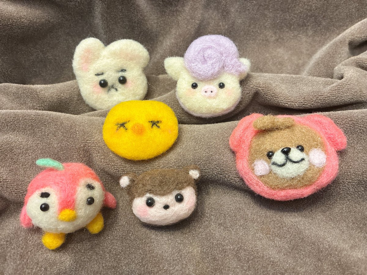 やはりオセフン(ヒヨコ)は
難しかった🤣🤣🤣
目、普通の目でいいかな😅

 #EXO手芸