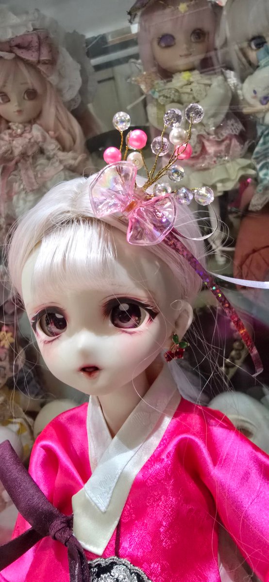 primrosedolls's tweet photo. 最近作られた韓国の伝統衣装の頭飾り https://t.co/2IQDt0okVi