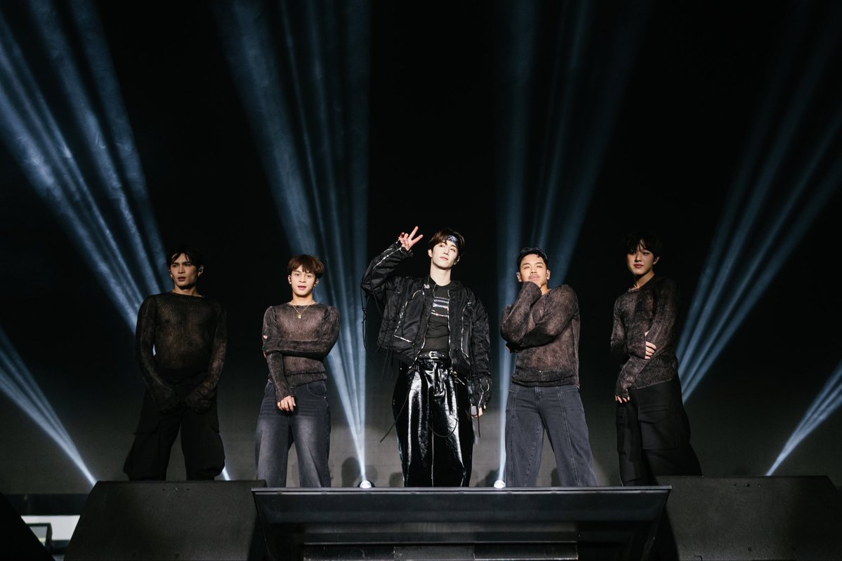 Silhouette: The Shape of You 
FANCON 2025-2026 
QINGDAO 青岛 

From Shenzhen to Qingdao, thank you for all the support and energy throughout this leg of the fancon tour 💕 Grateful for every moment. See you again soon🫡 Next >>> BANGKOK

#MarkTuan
#Silhouette