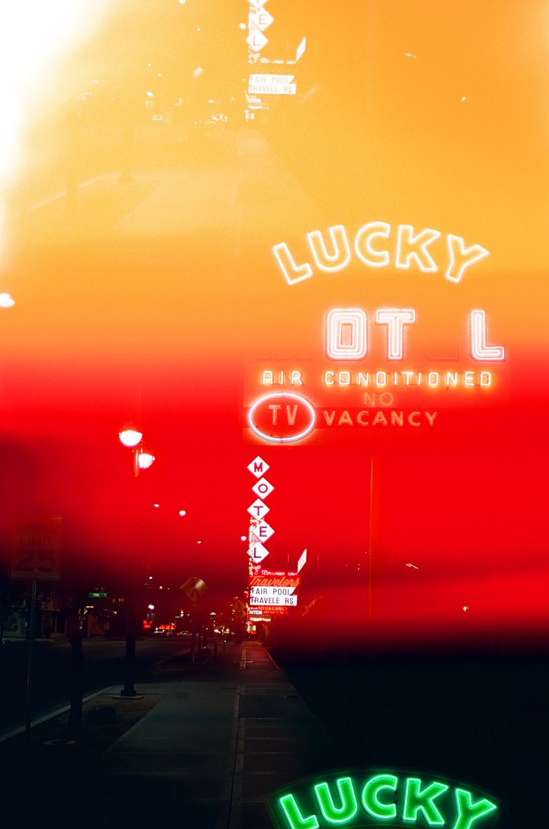 marvinj_lee's tweet image. Las Vegas on 35mm film