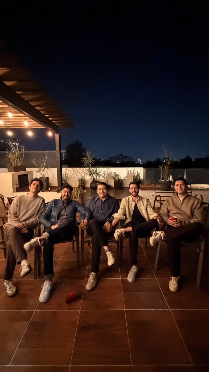 La última guardia. 

Nos verán volver.