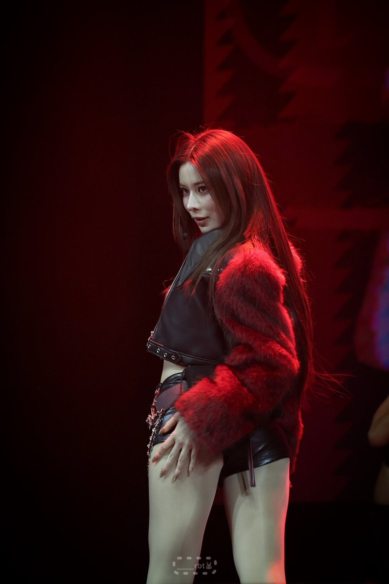 _____rbt11's tweet photo. 260123 Love Design First Fan Meeting in Taipei

Sexy mammy 🥺

#9779s #supassra_sp @Kaosupassara9 
#kaojanefmintaipei 
#kaojanejanekao
#LoveDesignSeries https://t.co/nQa4UUfA8n
