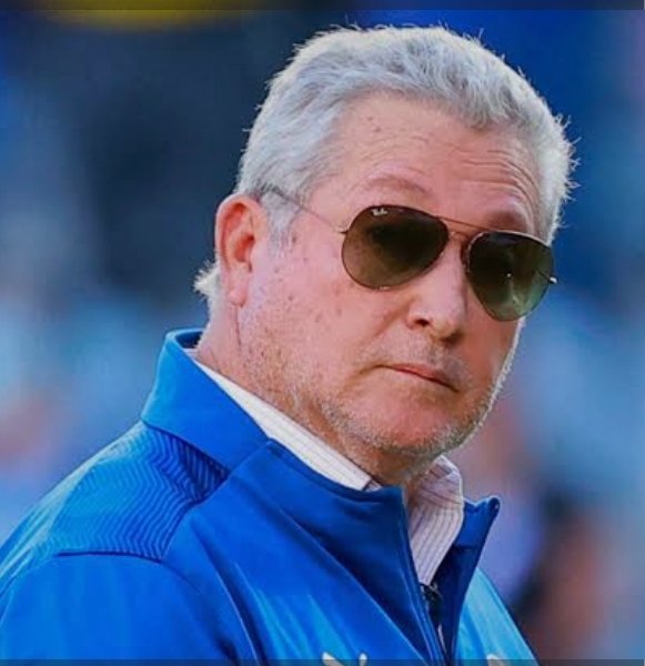 Lo corrieron por "ratonero", "obsoleto" y por "las formas" pero en 3 años el viejito de Don Vuce ya te hubiera dado una Liga y/o una Conca. Ni pex <a href="/Rayados/">Rayados</a>, a seguir buscando, empezando por un Presidente Deportivo que si le entienda al juego #Rayados