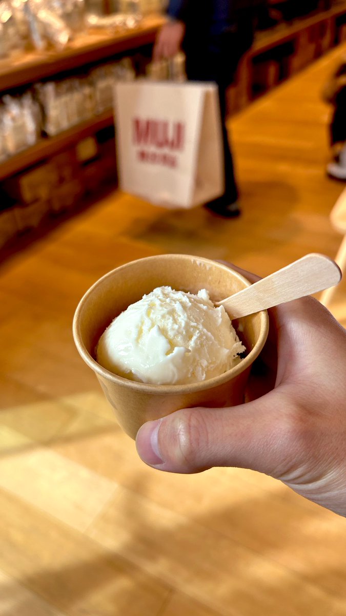 シャル tweet media