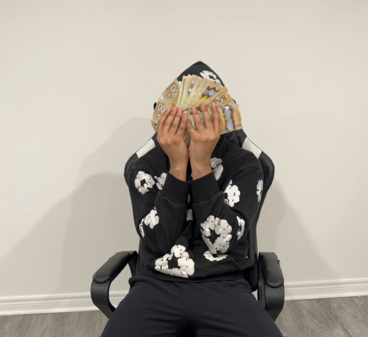 VIP EATING GOOD TOMORROW #SuperBowl 

AshkonBets.com