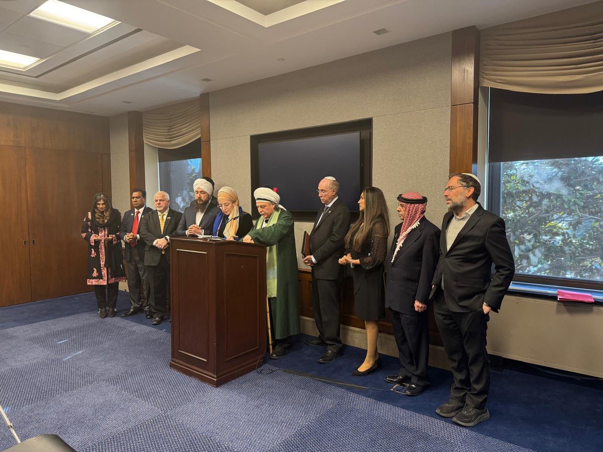 ammwecofficial's tweet image. From Capitol Hill to Pakistan
Faith leaders united across religions to stand for religious freedom, dignity, and justice.
Two years after Jaranwala, still no justice. We will not be silent.
@anilaali 
 
#ReligiousFreedom #Pakistan #AMMWEC