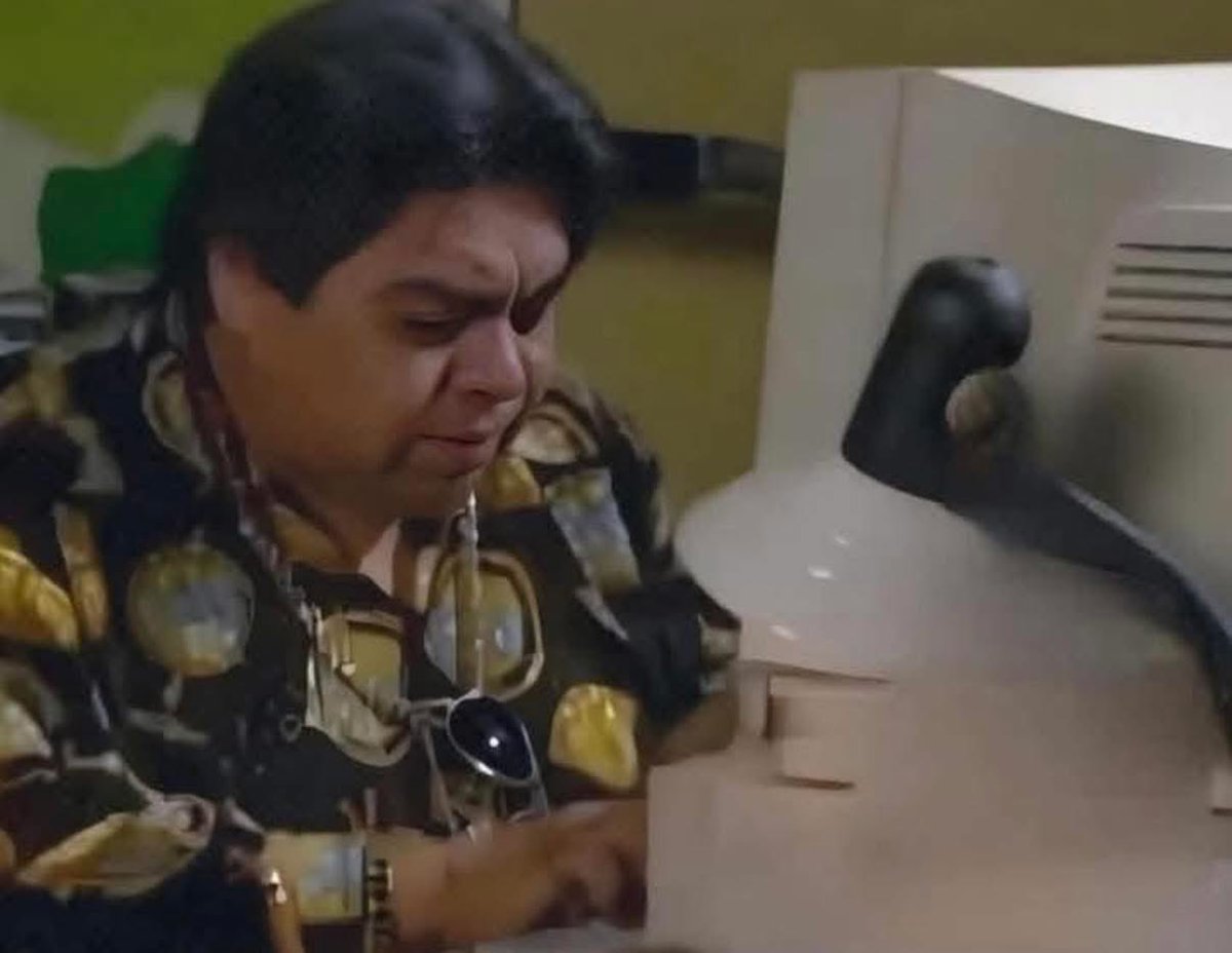 “No está fracturado tobillo der. 
Resto ok. 
Quedamos como interconsultantes. 
Gracias”.