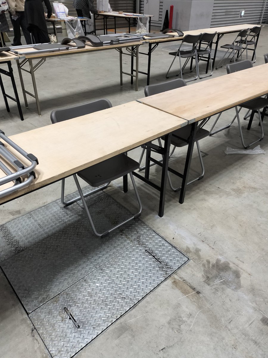 これより撤収です
めっっっちゃ楽しかったっす！

新刊カード、集めてよかった
ご協力くださった皆様、本当にありがとうございます！