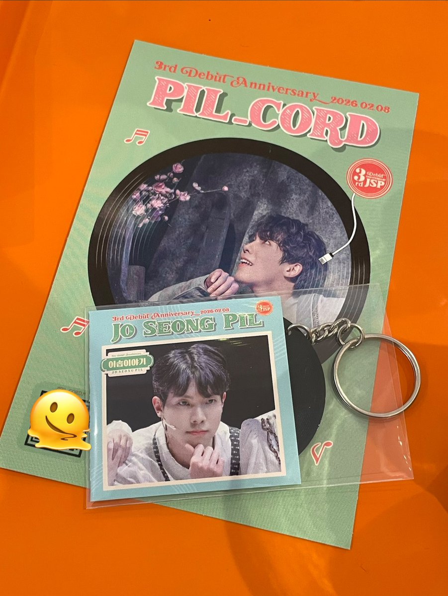 Doo_luv6272's tweet photo. 카페 진짜 넘 이뻤어..🥹🫠 성피리 사진이 한가득..🫠 꽃두 이쁘구 머그컵두 이쁘구.. LP키링은 교환 성공해서 이솝으루>< 헤헤
#Pil_code_Re_cord
#필을_사랑한_순간들로_3년간_집을_짓고
#Jsp_says_I_do https://t.co/BmSCSHF9hl