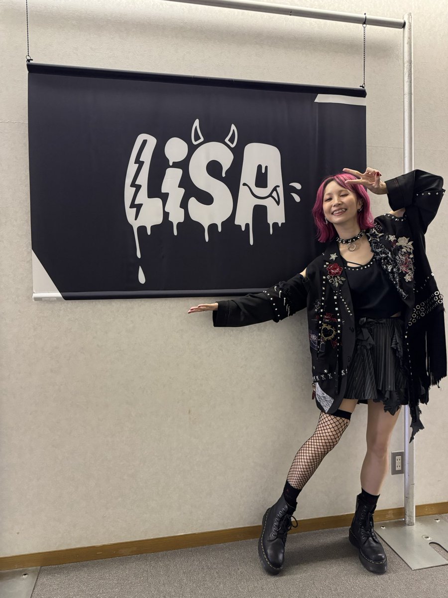 LiSA_OLiVE's tweet photo. 「BLARE FEST.2026」
ほんんんんっとうに最高でした！
絶景だった‥！みんな激しすぎ♡
coldrain先輩が作り上げた大切なこの場所で、全身全霊楽しませてもらいましたっ♡東海の誇り！♡外に出たら雪も上がって晴天な名古屋です☀︎最高最強！
一緒に遊んでくれたみんな、本当にありがとうございました！

私LiSAはアリーナツアーファイナルで、
5/19.5/20 日本ガイシホール　に帰ってきます🍓また最高最強のみんなと遊べるのを楽しみにしてます♡See you again名古屋♡

5月19日(火)日本ガイシホール(愛知)
5月20日(水)日本ガイシホール(愛知)
https://t.co/EhuZCMKAO0

 #BLAREFEST  #ブレアフェス